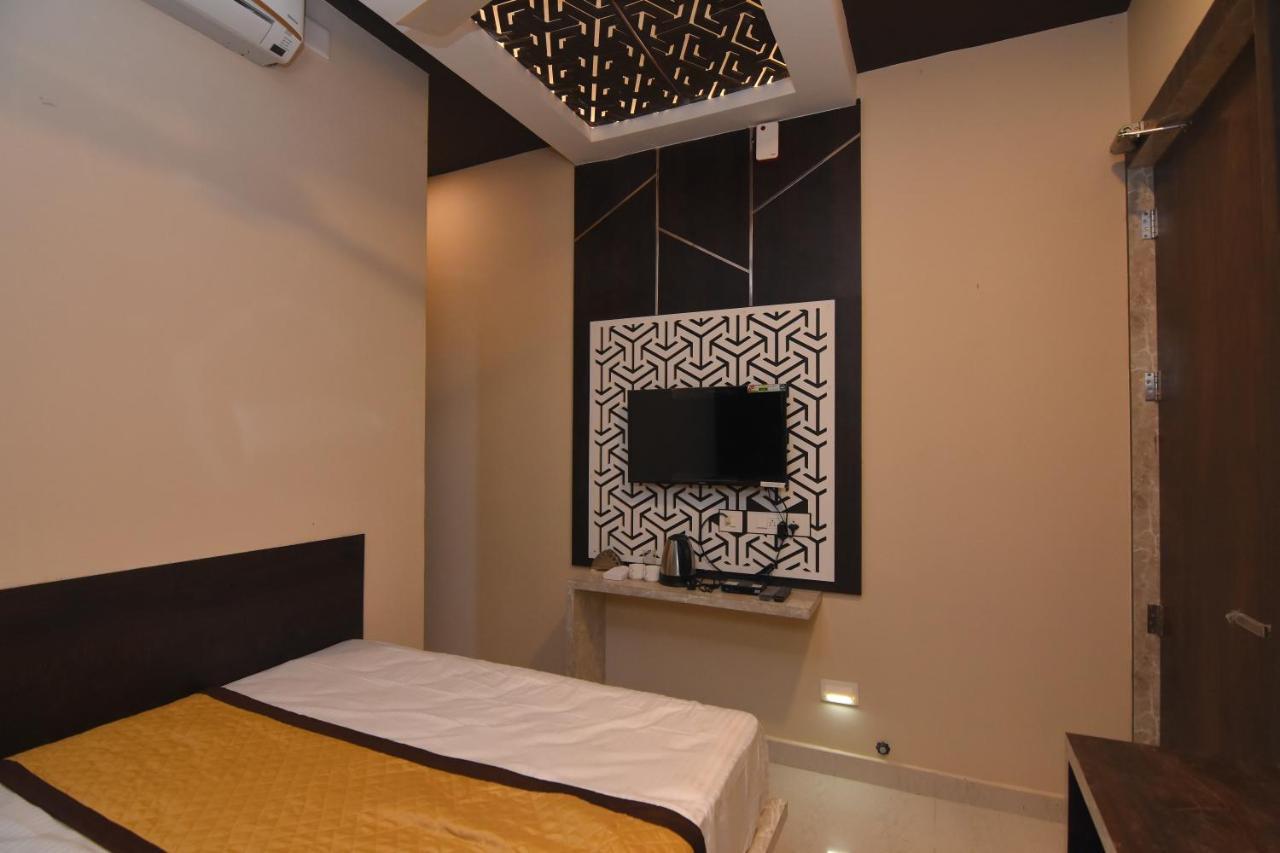 Hotel Atlantis Kumbakonam Buitenkant foto
