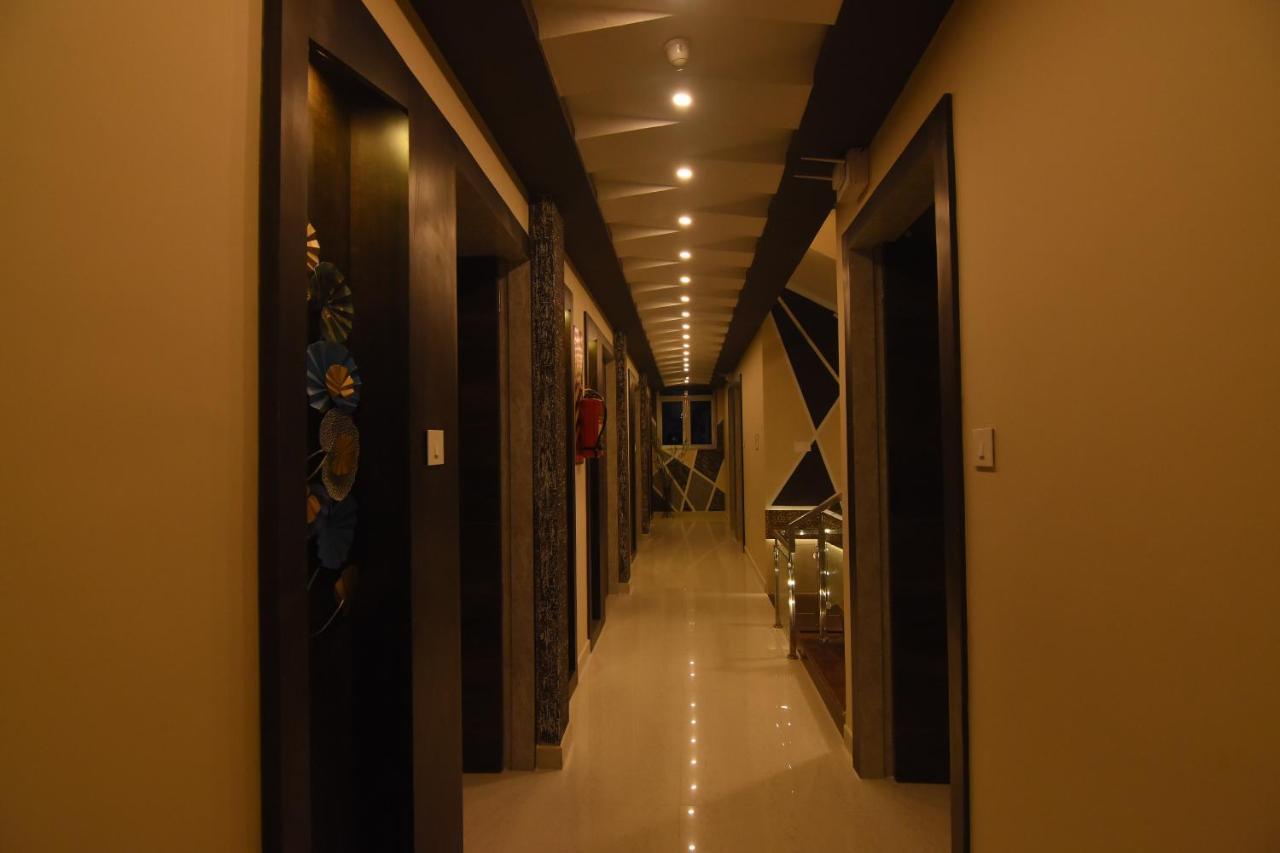 Hotel Atlantis Kumbakonam Buitenkant foto
